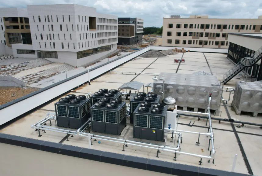 600吨！中广欧特斯热泵热水系统助力贵州轻工学院师生开启全新校园季